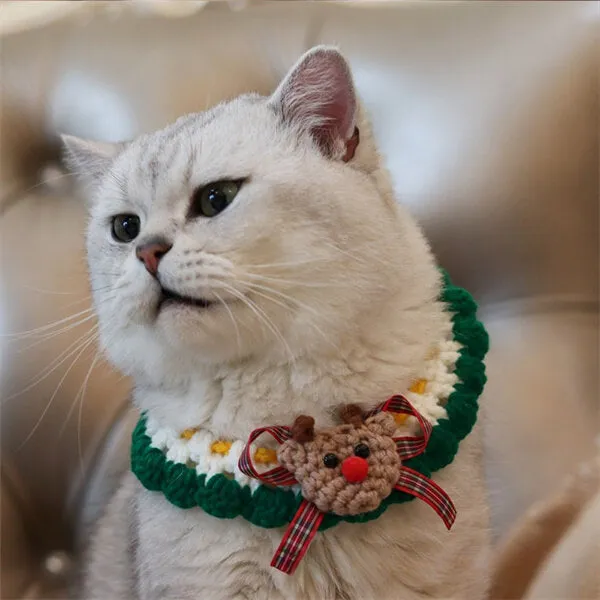 Christmas Cat Collar - Crocheted Neckwear for Festive Pet Dress-Up and Holiday Decor