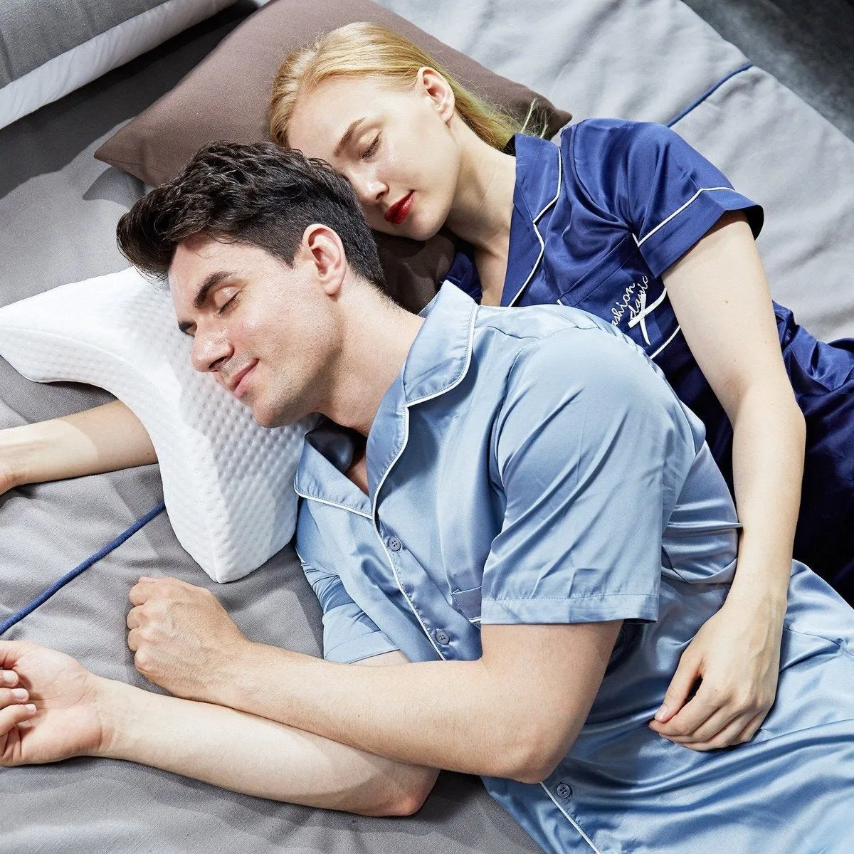 Slow Rebound Memory Foam Pillow