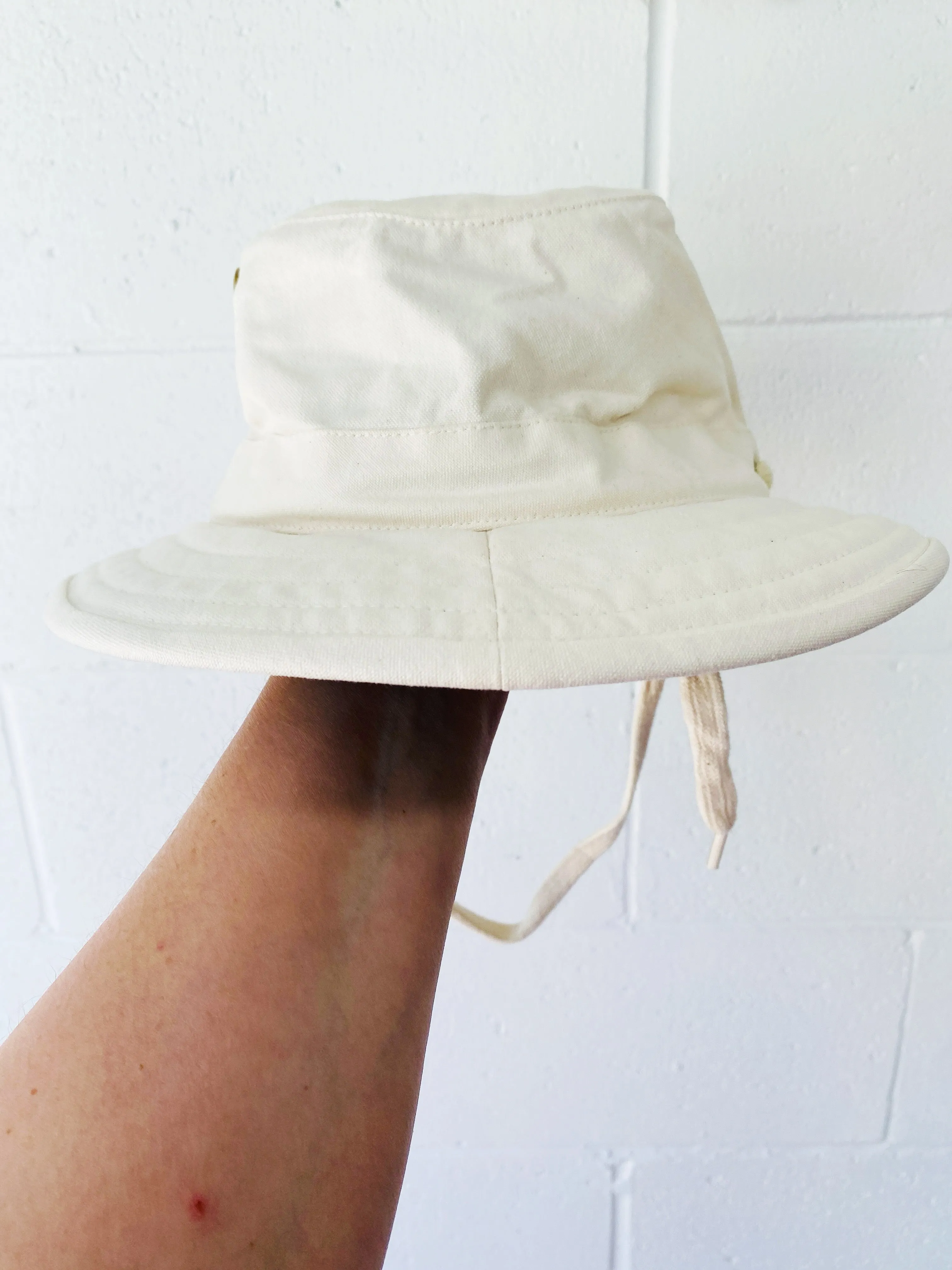 Tilley T5 Cream Brimmed Hat, Adult LG (7 3/8)